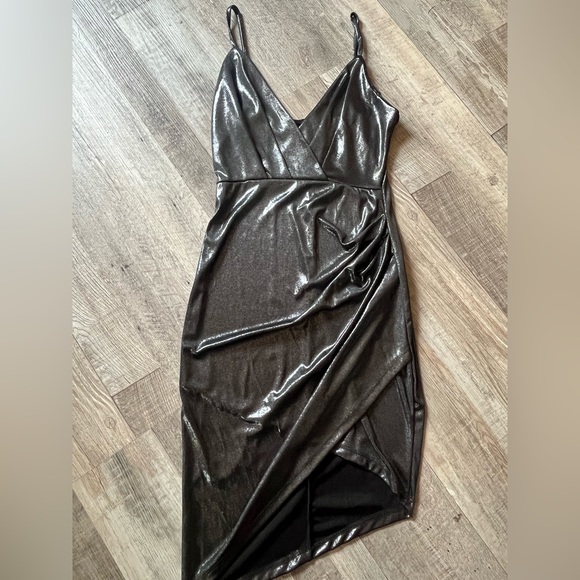 A symmetrical silver shimmer tank dress - Picture 2 of 5